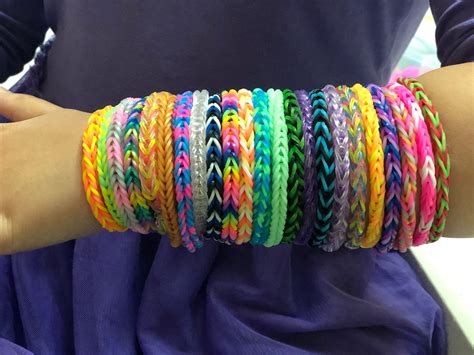 How to Make Rubber Band Bracelets with Loom: A Creative Journey into the World of Colorful Accessories